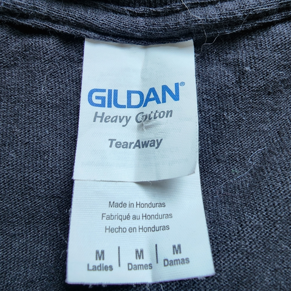 Gildan Leave me alone I'm only talking to my cat today graphic v-neck t-… - Picture 4 of 5